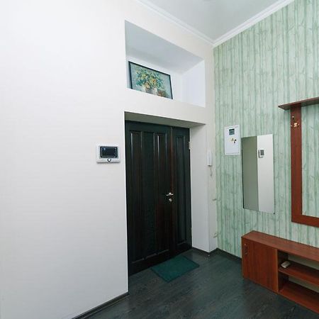 Двухкомнатная Студио На Саксаганского Kiev Bagian luar foto